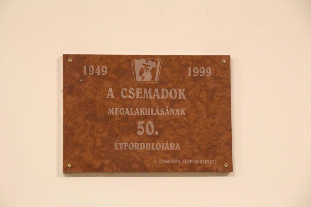 A Csemadok megalakulása 50. évfordulójának emléktáblája