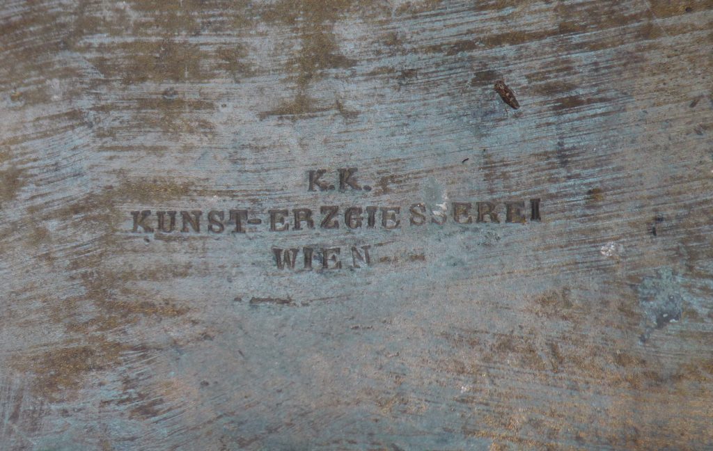 Justi Henrik emlékműve