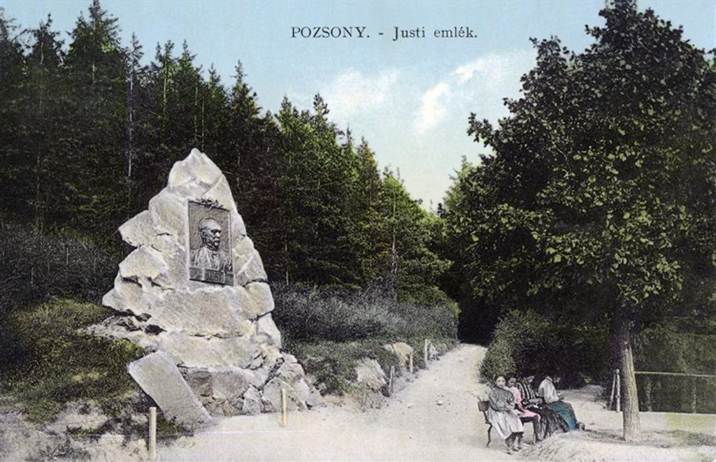 Justi Henrik emlékműve