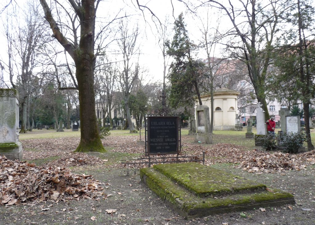 Uhlarik Béla és Weisner Amália sírja