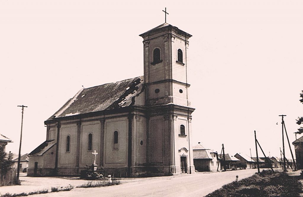 kohidgyarmat-szent-moric-katolikus-templom-alacsony-toronnyal
