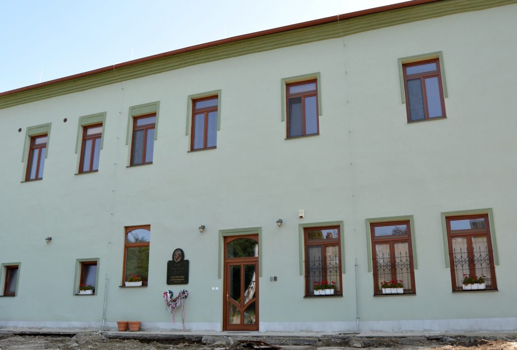leva-grof-esterhazy-janos-emlektabla (1)