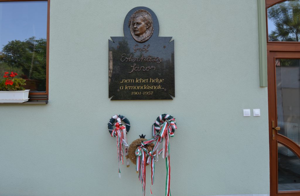 leva-grof-esterhazy-janos-emlektabla (4)