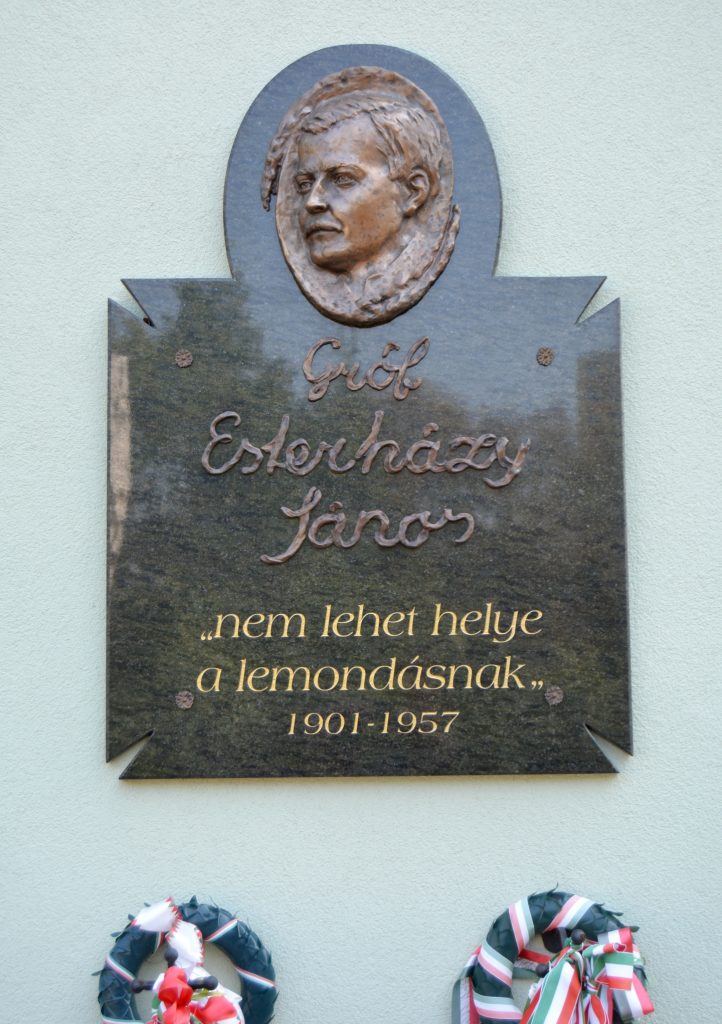 leva-grof-esterhazy-janos-emlektabla (5)