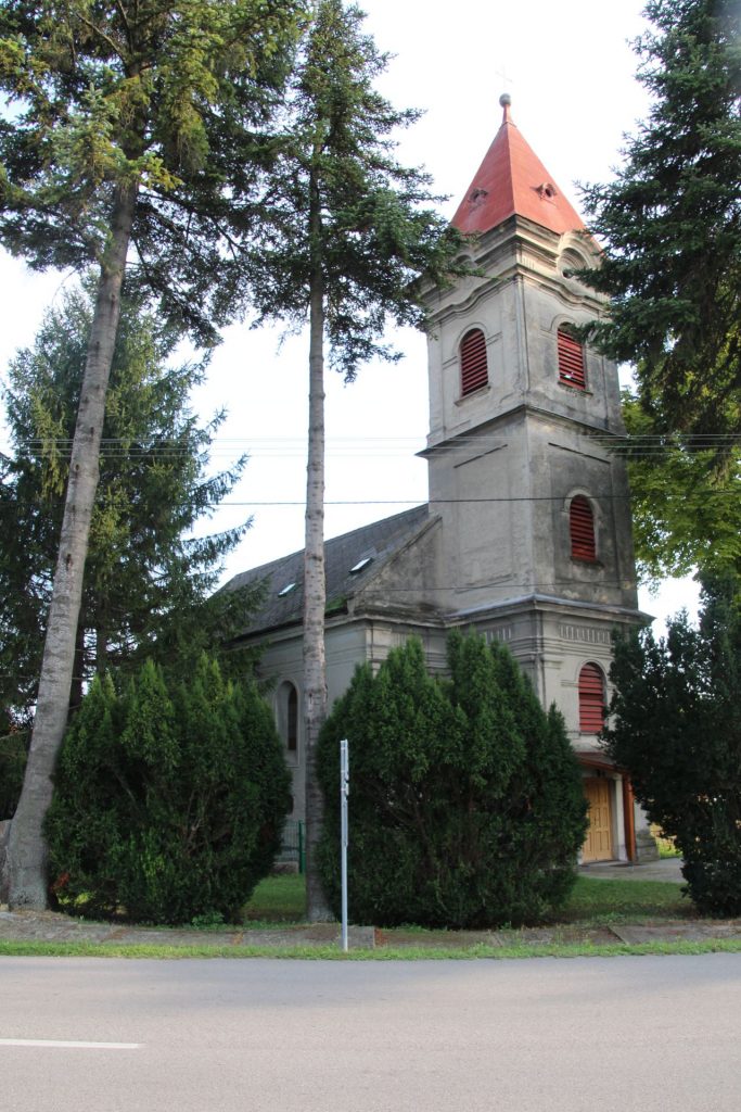 komaromfuss-katolikus-templom (2)