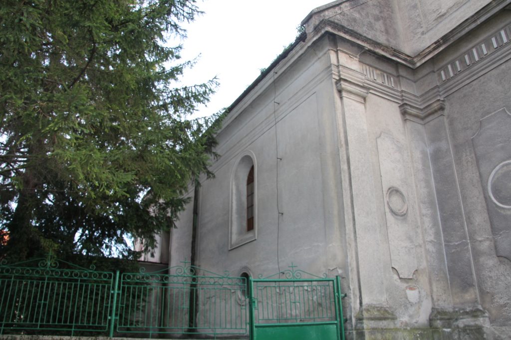 komaromfuss-katolikus-templom (4)