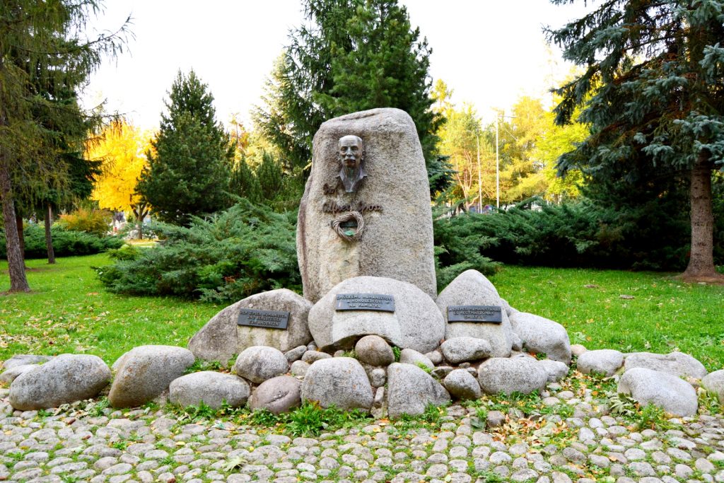 kezsmark-grósz-alfred-mellszobra (3)