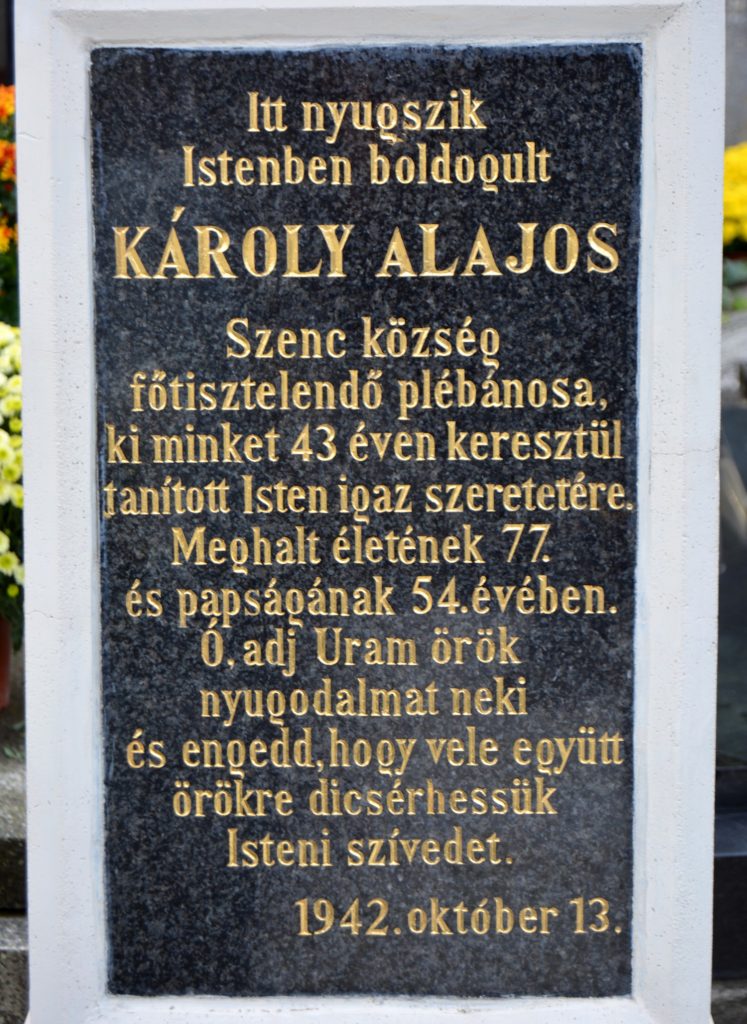 szenc-karoly-alajos-plebanos-sirja (6)