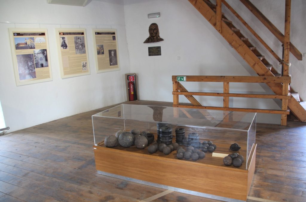 fulek-varmuzeum-bebek-kohary (3)
