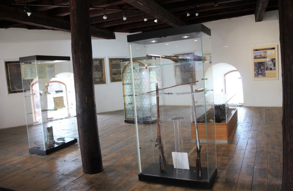 fulek-varmuzeum-bebek-kohary (8)