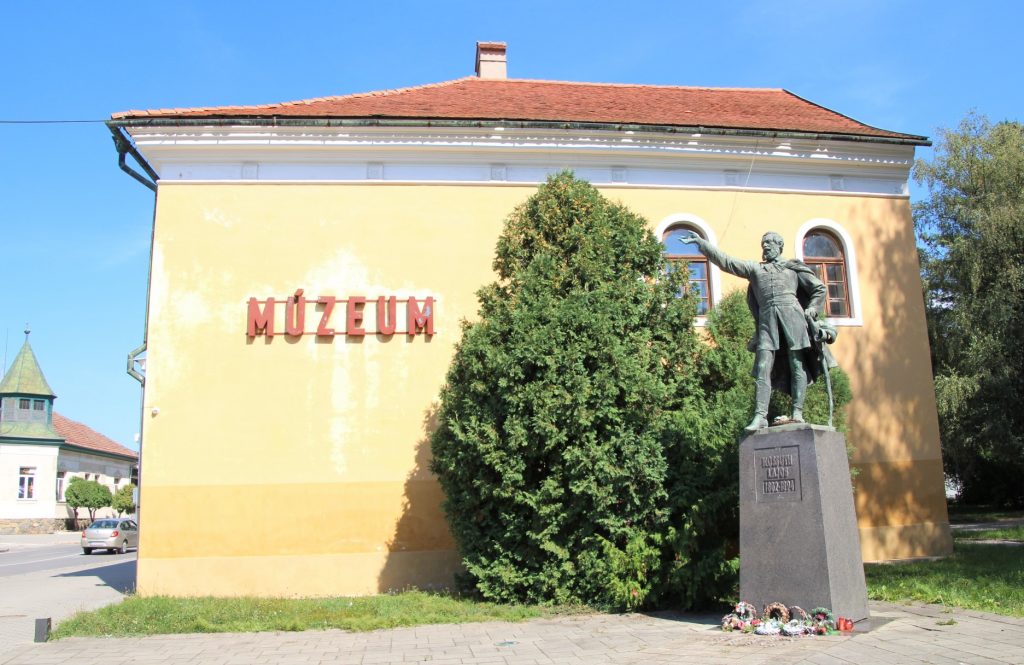 rozsnyo-kossuth-szobor (2)