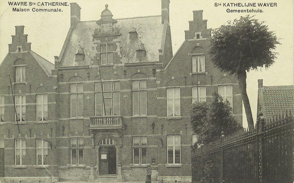 Het oude gemeentehuis van SintKatelijneWaver, gebouwd in 1882 en