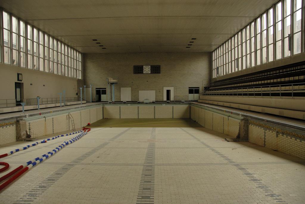 zwembad-rode-kruisplein-regionale-beeldbank