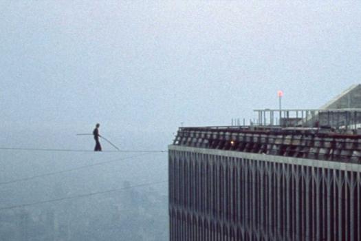 (c) Magnolia Pictures Philippe Petit liep in 1974 op een koord tussen de Twin Towers