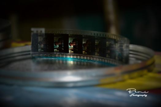 Een stukje film dat in de Plaza geleverd werd. (c) Fotografie Remi Een stukje film dat in de Plaza gevonden werd