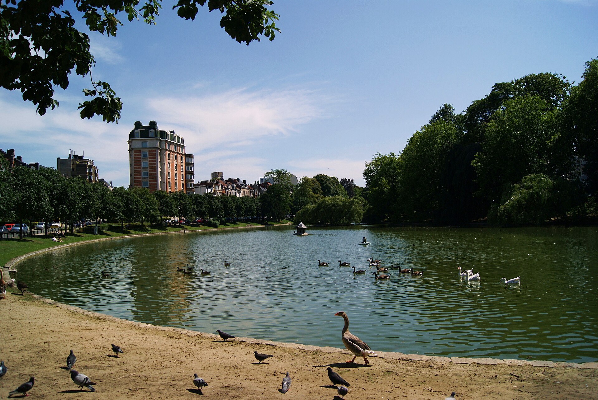 Ixelles Ponds - Photo by Jopparn (wiki)