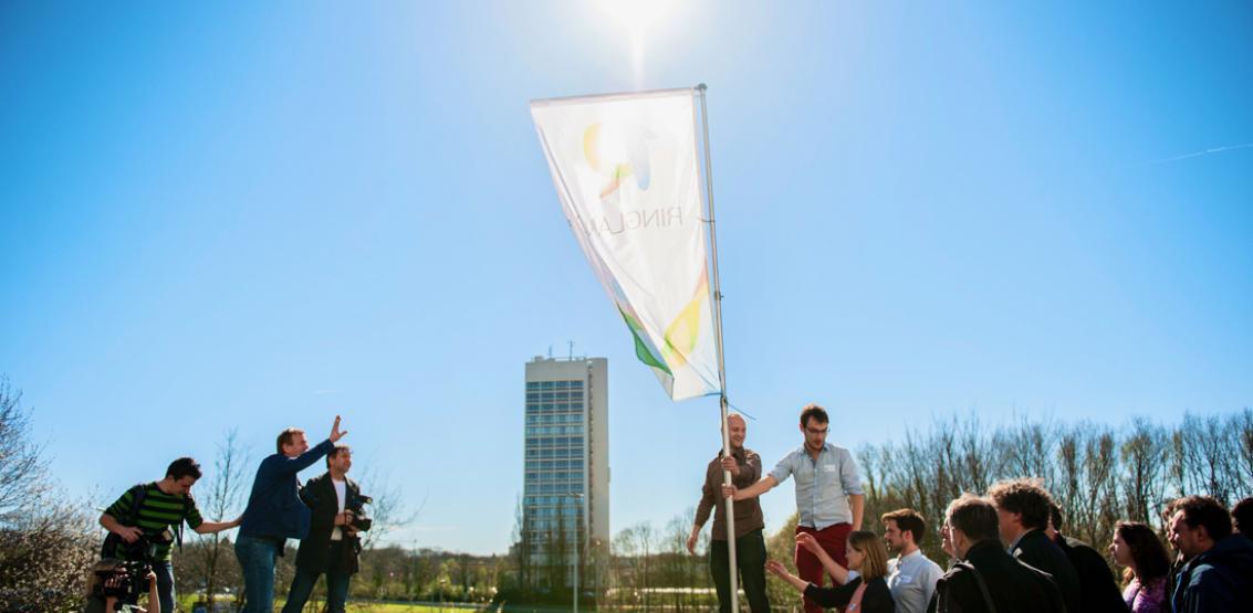 Eerste vlagplanting, na het colloquium in deSingel op 20 maart 2014. opstartringland