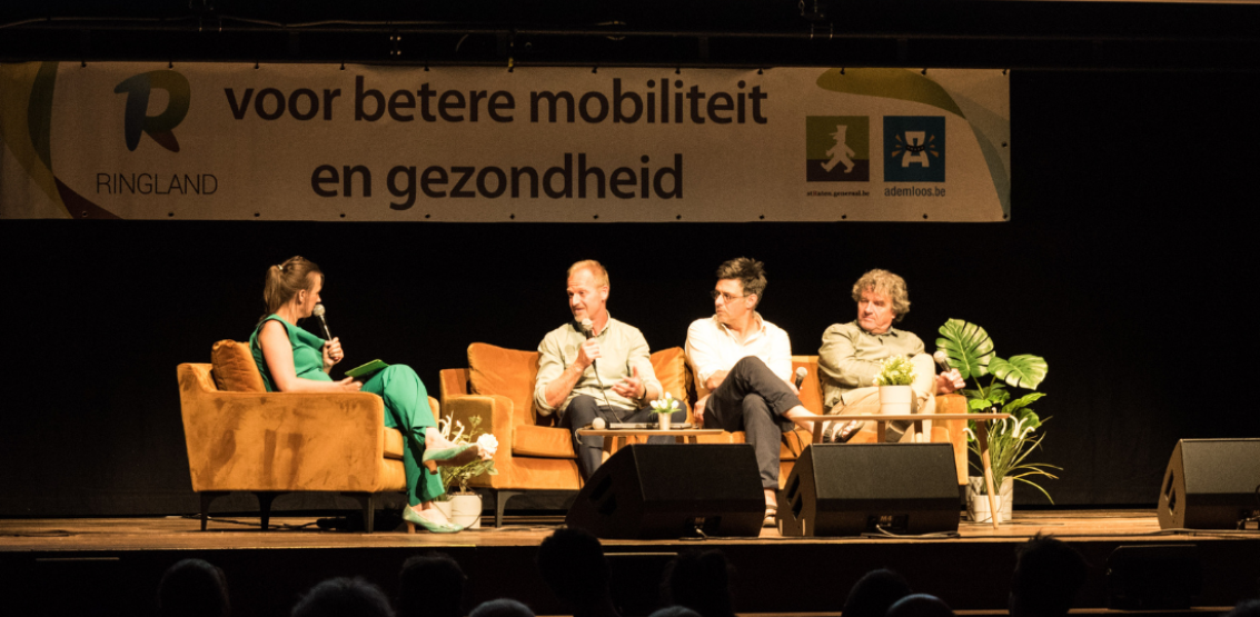 Maud Vanhauwaert op de Roma-avond in gesprek met Luc Hellemans (Lantis), Tom Leenders (team Intendant) en Peter Vermeulen (Ringland). Maud Vanhauwaert op de Roma-avond in gesprek met Luc Hellemans (Lantis), Tom Leenders (team Intendant) en Peter Vermeulen (Ringland).