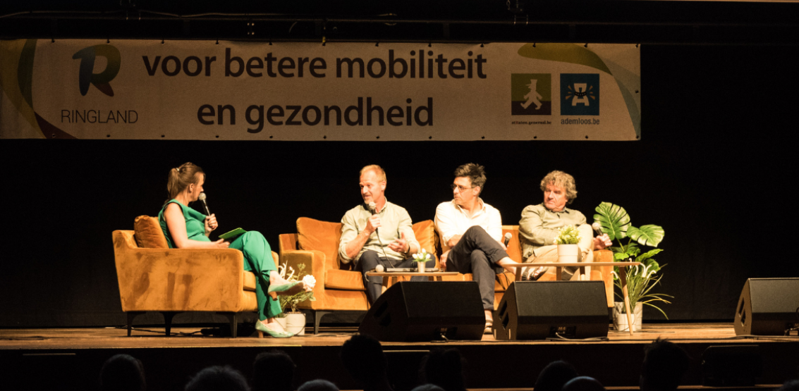 Maud Vanhauwaert op de Roma-avond in gesprek met Luc Hellemans (Lantis), Tom Leenders (team Intendant) en Peter Vermeulen (Ringland).