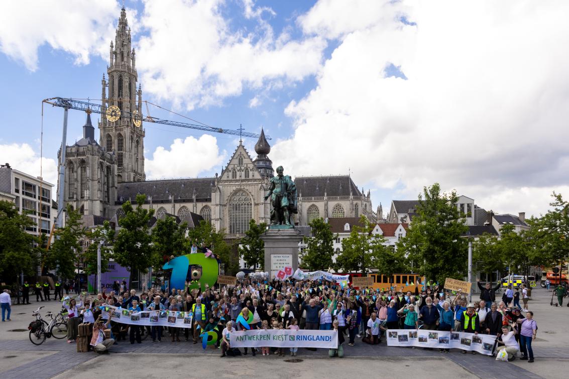 Groepsfoto tot besluit van de parade. © Valentin Eyckmans