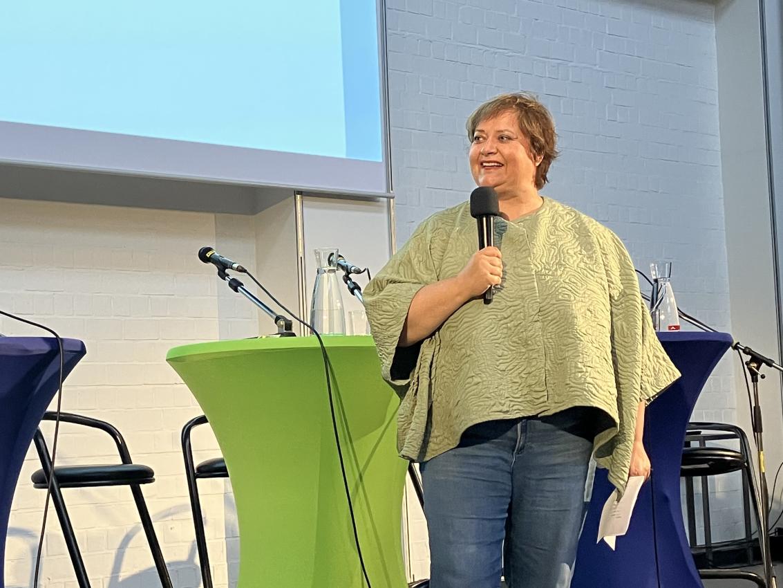 Hilde Mertens, VRT-journaliste én ervaringsdeskundige wat openbaar vervoer betreft. © vja/ringland