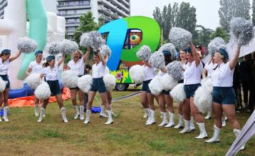 Swingen met de Majoretski's en 't Akkoord op het Ringparkfeest. © Eric Yperman