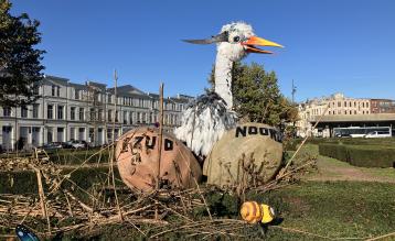 Ringa, de reiger van Ringland, heeft twee eieren gelegd: Ei Noord en Ei Zuid. © vja/ringland 