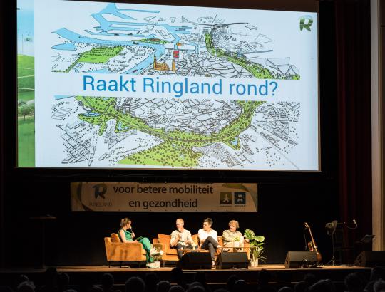 Slotbeschouwing met Luc Hellemans (Lantis), Tom Leenders (team Intendant) en Peter Vermeulen (Ringland). Slotbeschouwing met Luc Hellemans (Lantis), Tom Leenders (team Intendant) en Peter Vermeulen (Ringland).