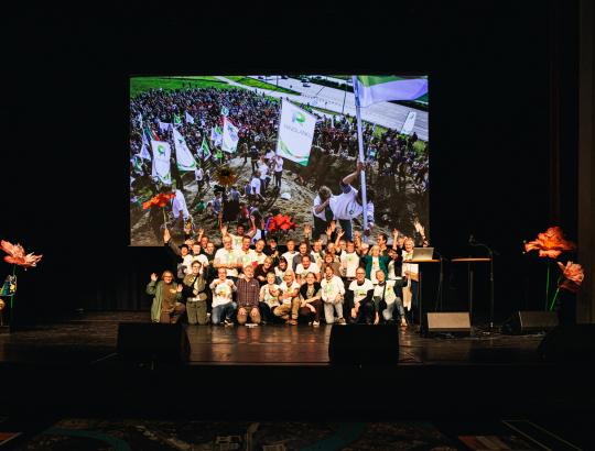 Voor het welslagen van deze Roma-avond konden we rekenen op zo'n 80 vrijwilligers. Dank aan allen! © Valentin Eyckmans/Ringland