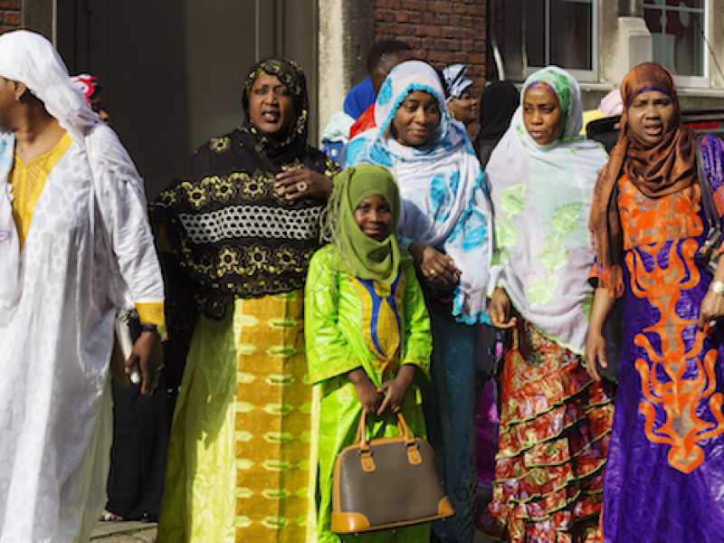 Feestelijke kledij voor Eid al-Fitr (Suikerfeest)  StampMedia