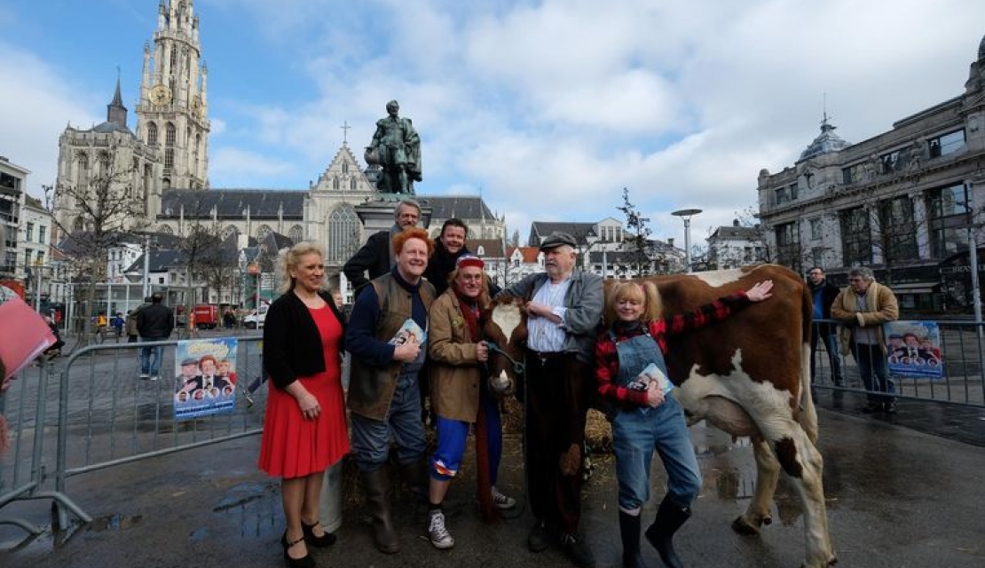 Nieuws: Nonkel Jef & de verloren zoon Knuffelkoe steelt show bij castvoorstelling Nonkel Jef