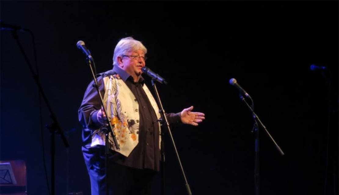 Nieuws: Caals zingt Hazes Antwerpse cabaretier Luc Caals stopt met liedjes André Hazes
